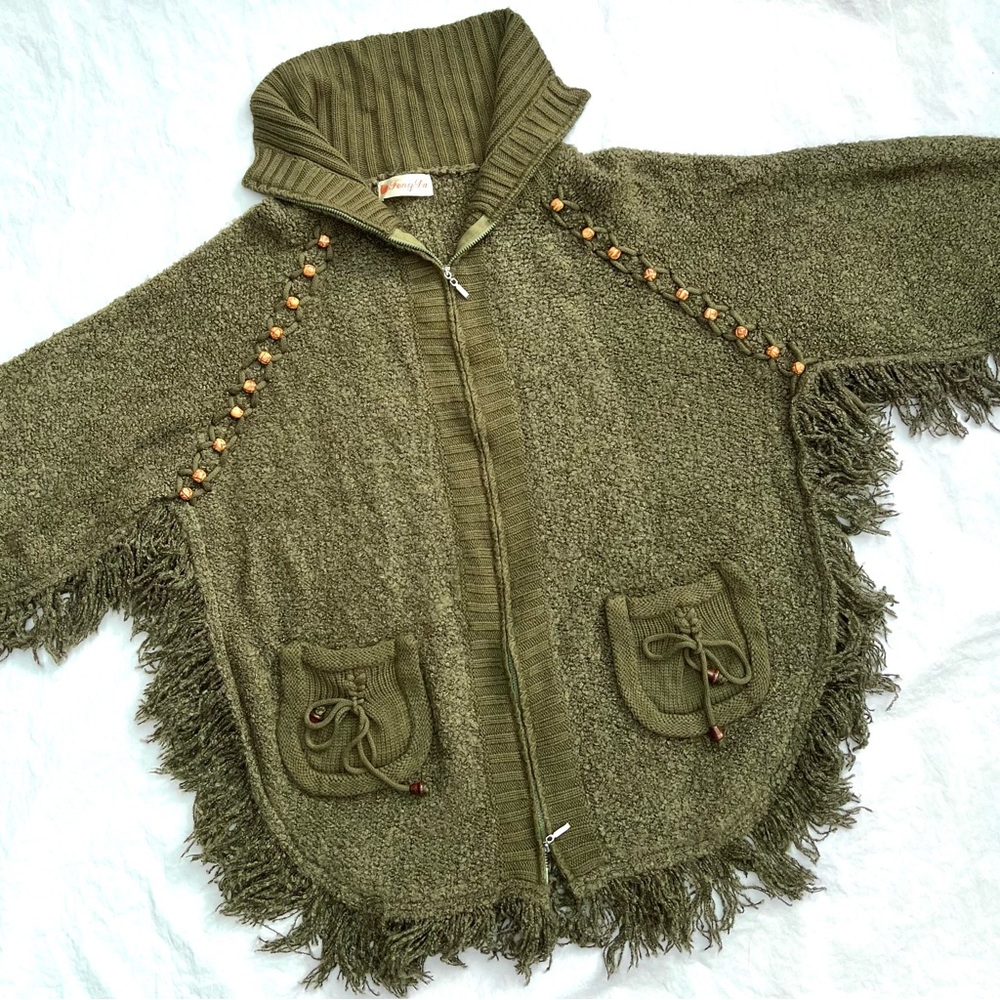 Vintage Olive Green Sweater Knit Poncho Cape Wrap Boho Woodlands Cottage